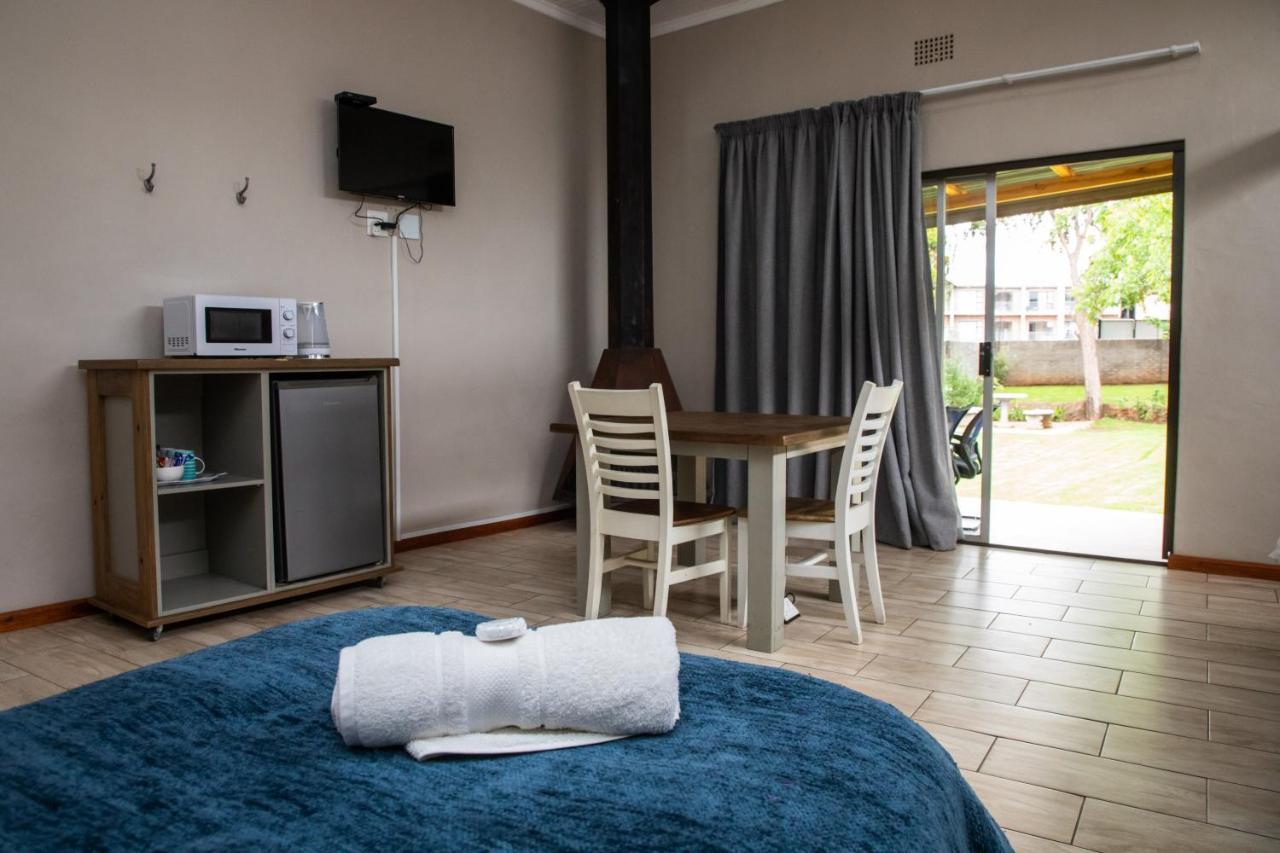 Opstal Guestfarm Hotel Potchefstroom Eksteriør billede